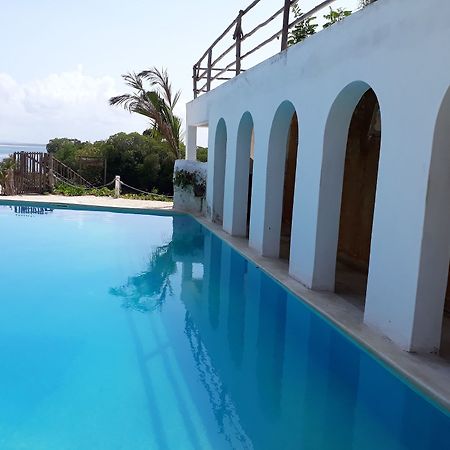 Merry Crab Cove Beach Resort Watamu Exterior photo